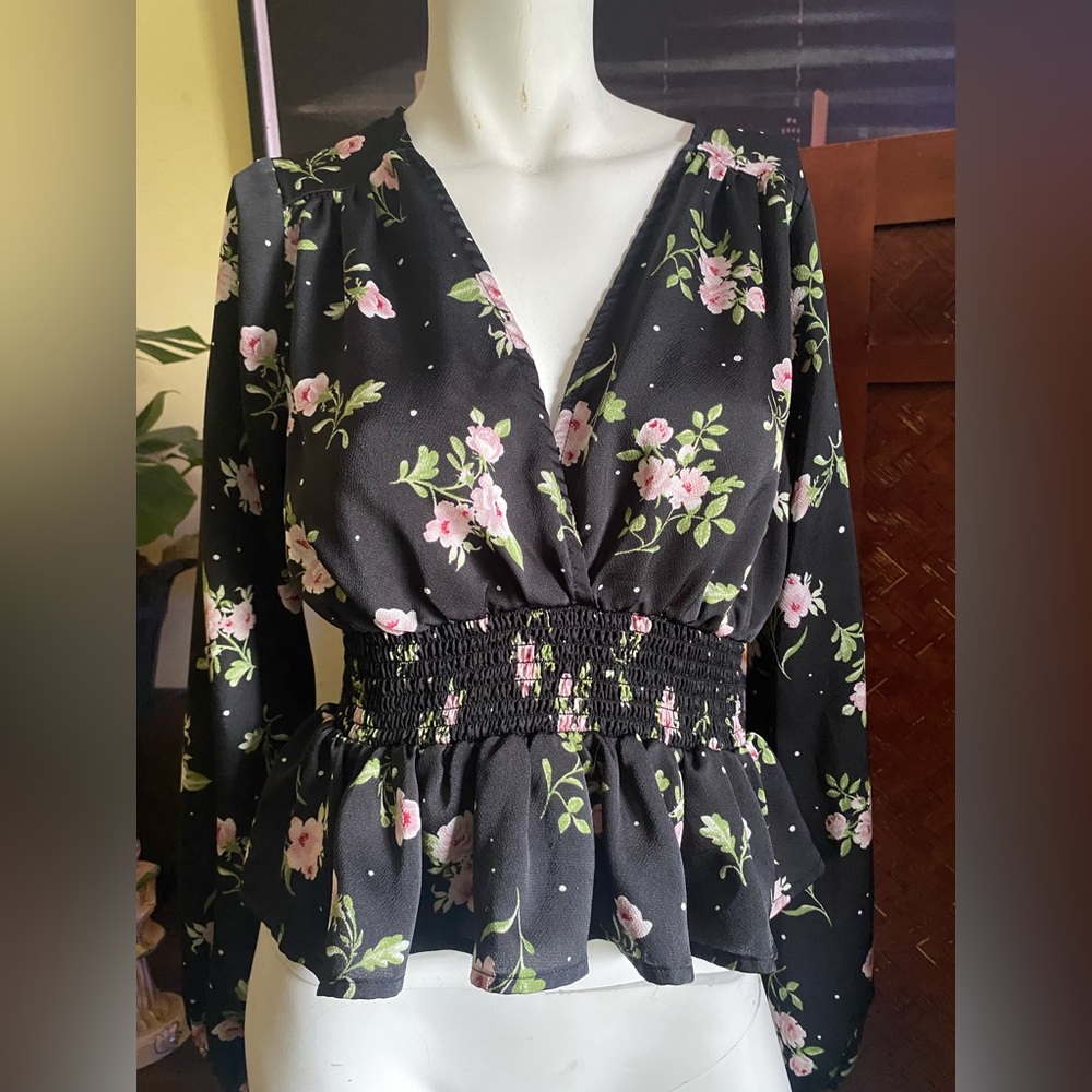 Ladies, ruffle peasant sleeve, BoHo floral, ruffle, plunging neckline blouse